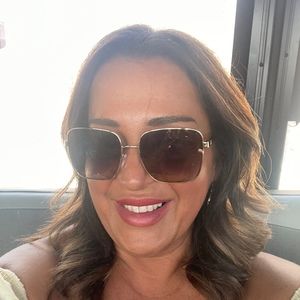 Meet your Posher, Monica